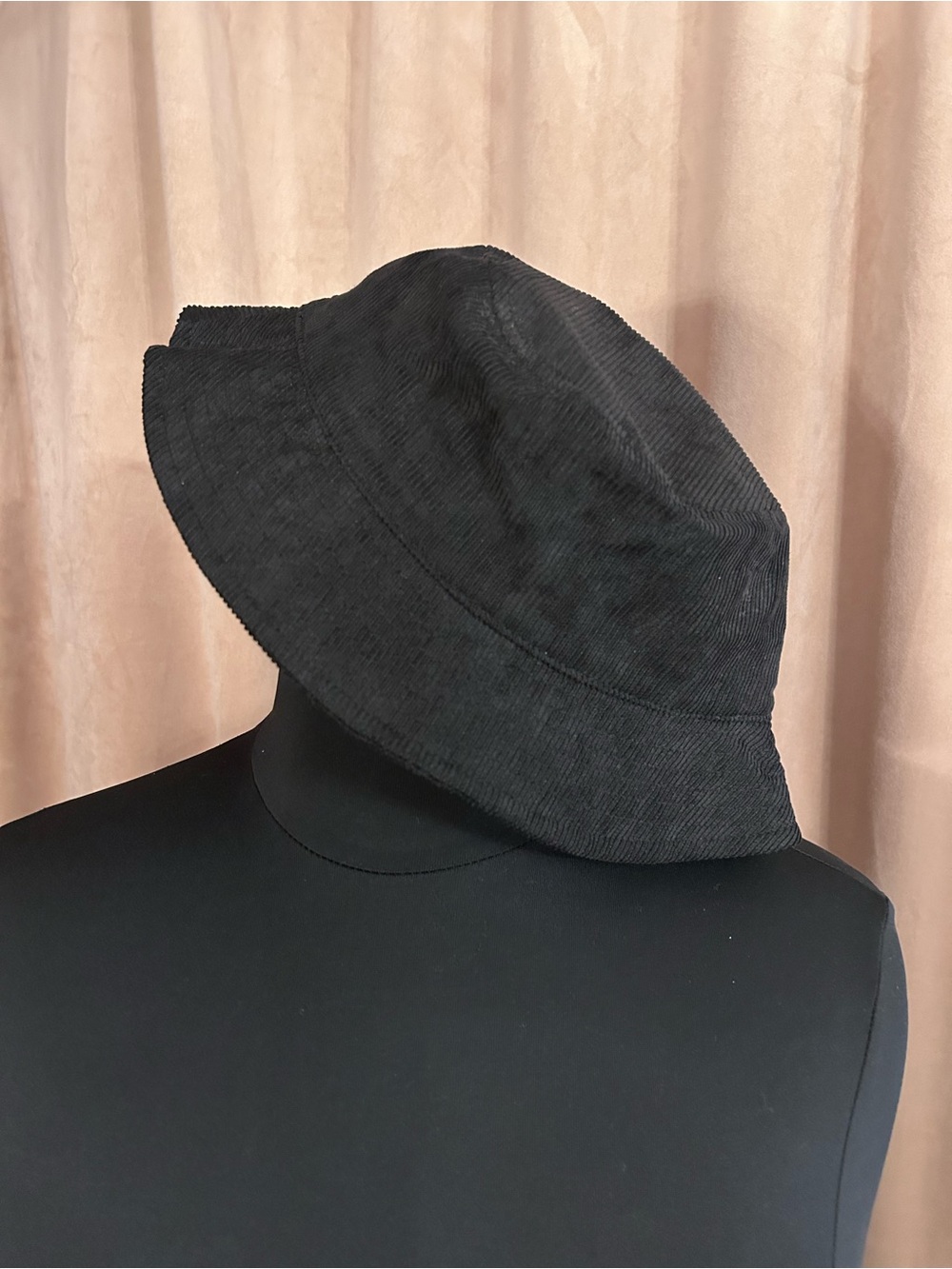 VICI COLLECTION CORDUROY BUCKET HAT